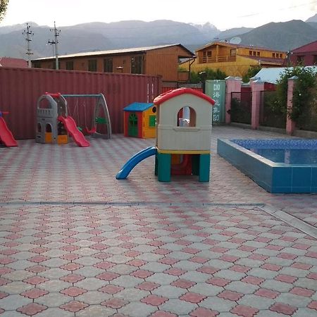 Mini-Pansionat Maksat Cholpon-Ata Ngoại thất bức ảnh