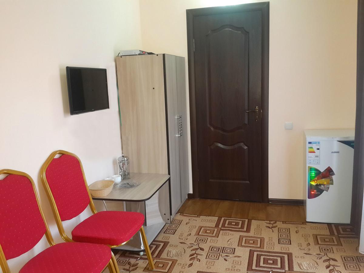 Mini-Pansionat Maksat Cholpon-Ata Ngoại thất bức ảnh