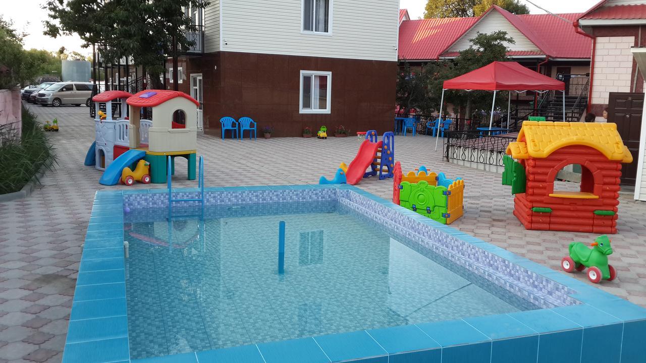 Mini-Pansionat Maksat Cholpon-Ata Ngoại thất bức ảnh