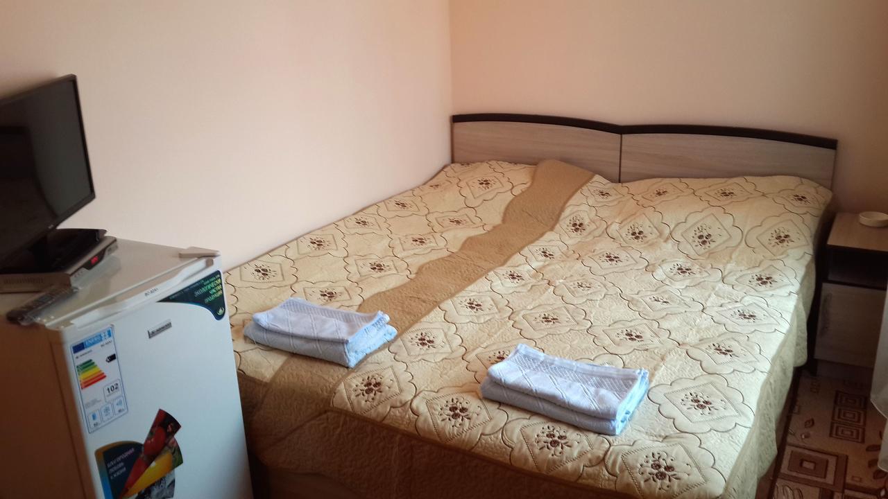 Mini-Pansionat Maksat Cholpon-Ata Ngoại thất bức ảnh