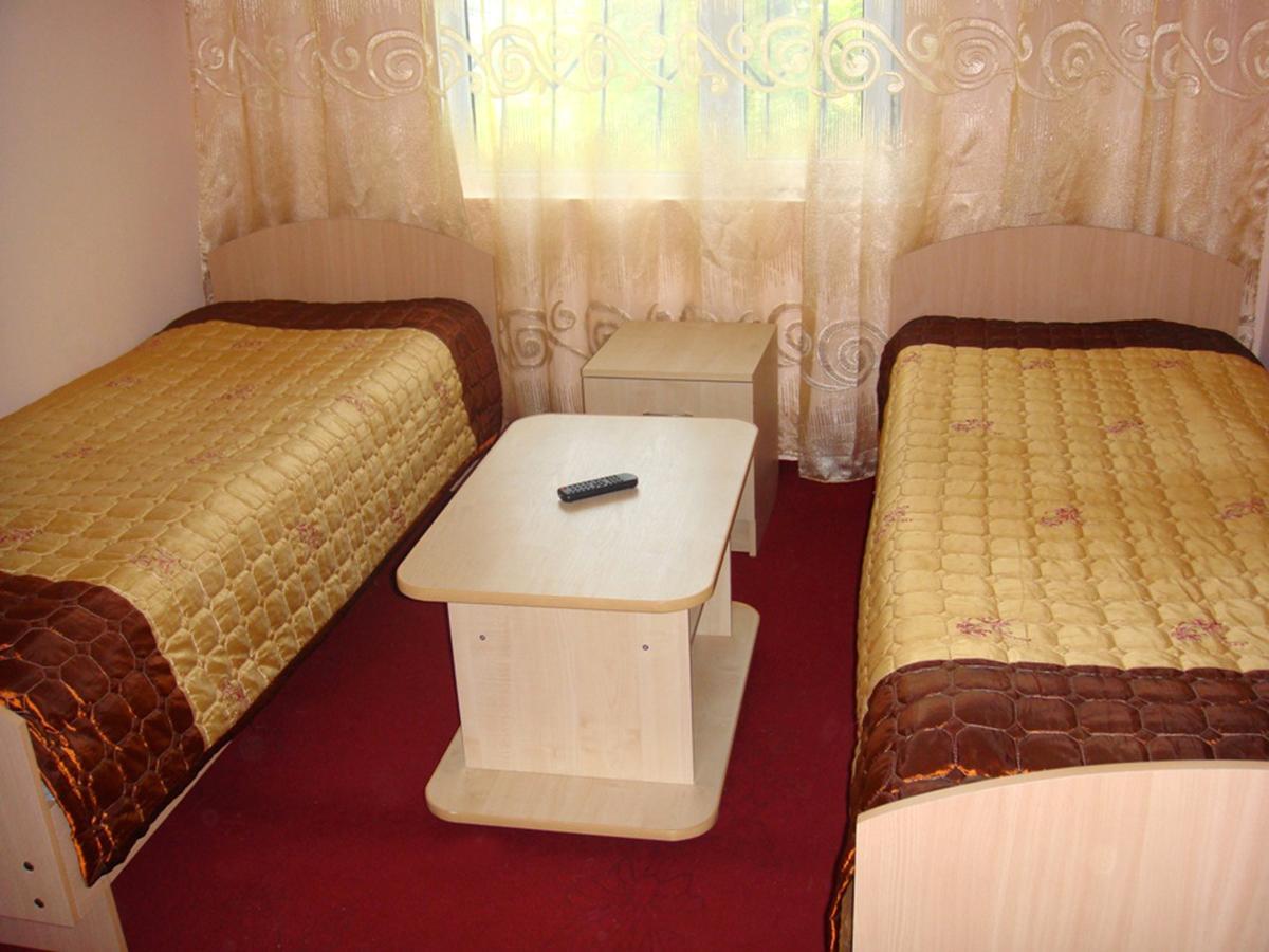 Mini-Pansionat Maksat Cholpon-Ata Ngoại thất bức ảnh