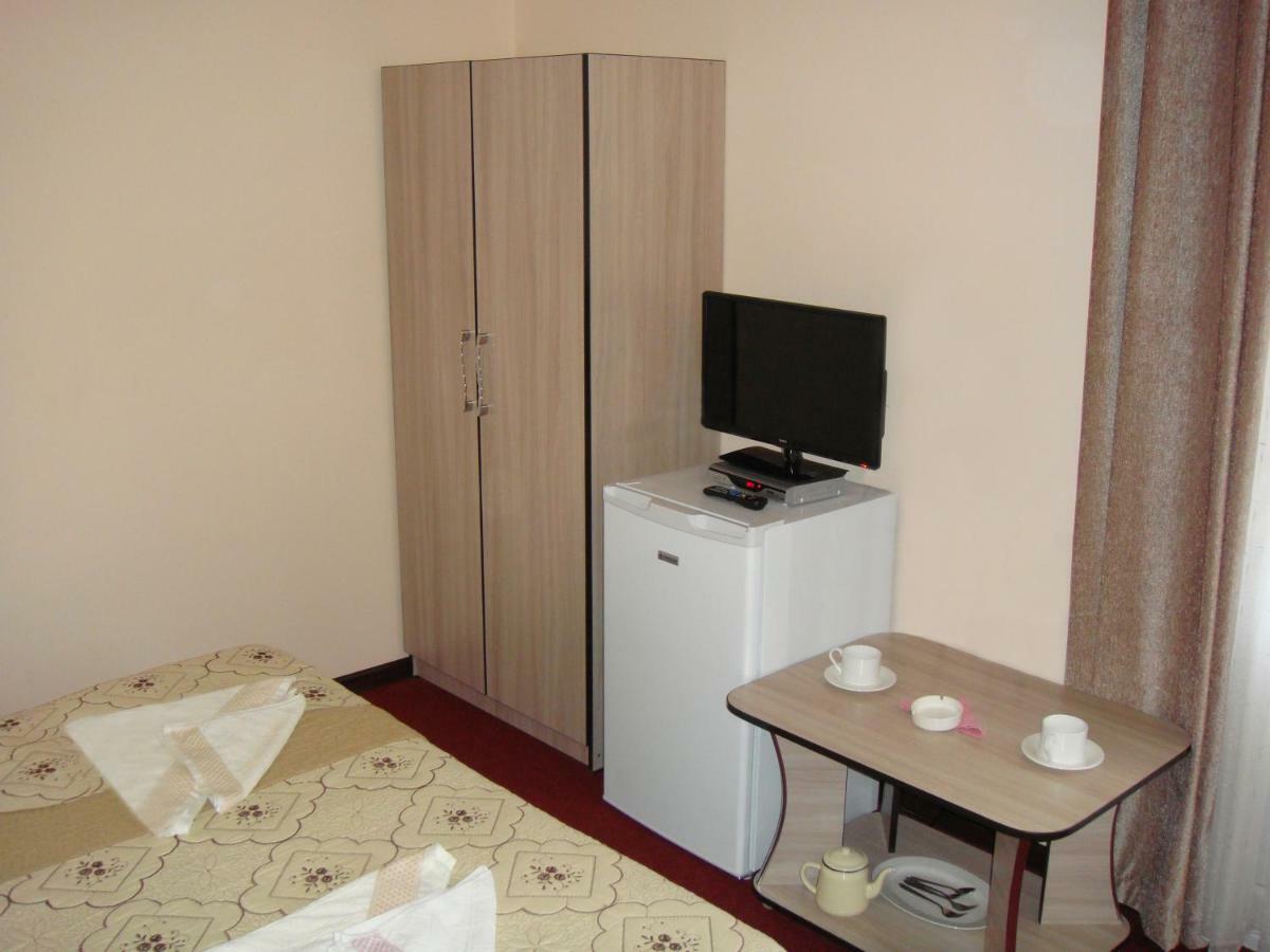 Mini-Pansionat Maksat Cholpon-Ata Ngoại thất bức ảnh